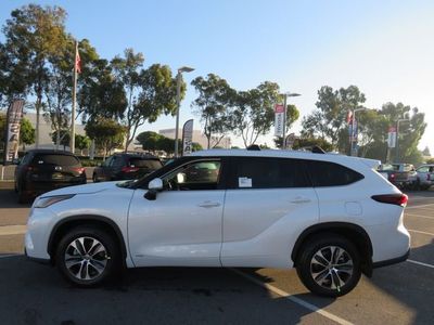 2026 Toyota Highlander Hybrid - Photo 7