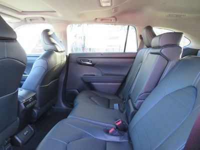 2026 Toyota Highlander Hybrid - Photo 18