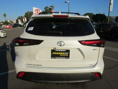 2026 Toyota Highlander Hybrid - Photo 9