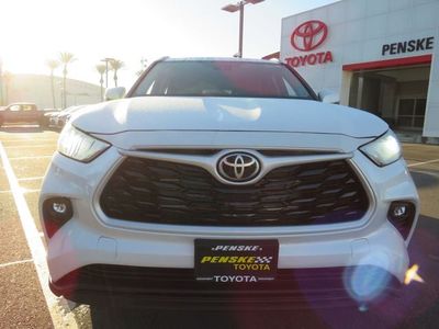 2026 Toyota Highlander Hybrid - Photo 2