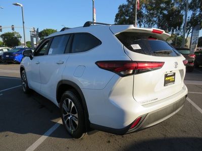 2026 Toyota Highlander Hybrid - Photo 8