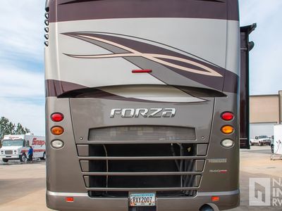 2017 Winnebago Forza — photo 8 view