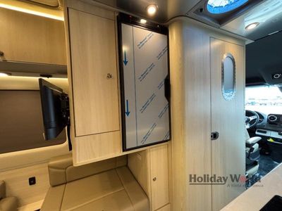 2025 Airstream Interstate 19 - Photo 11