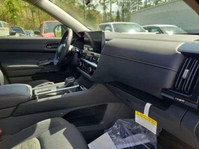 2026 Nissan Pathfinder — photo 32 view