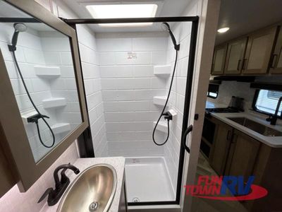 2025 Ember RV E-Series - Photo 24