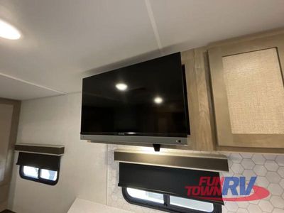 2025 Ember RV E-Series - Photo 27