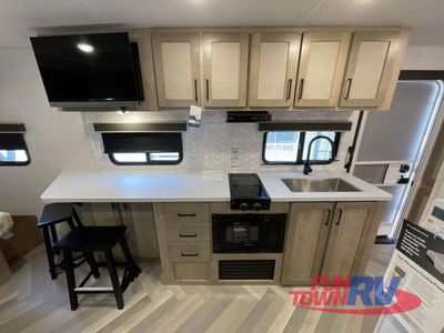 2025 Ember RV E-Series - Photo 14