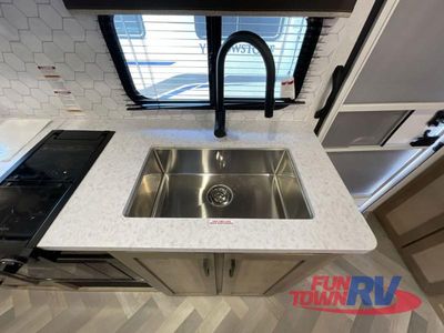 2025 Ember RV E-Series - Photo 15