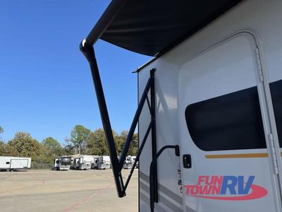 2025 Ember RV E-Series - Photo 11