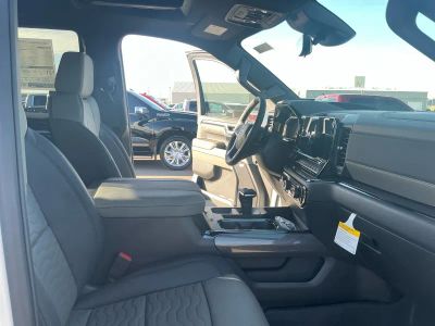 2026 Chevrolet Silverado 1500 — photo 10 view
