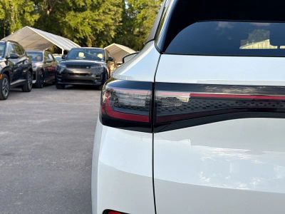 2025 Volkswagen ID.4 — photo 10 view