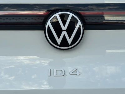 2025 Volkswagen ID.4 — photo 11 view