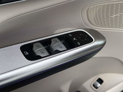2026 Mercedes-Benz GLC — photo 18 view