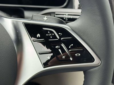 2026 Mercedes-Benz GLC — photo 21 view