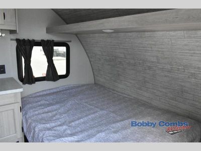 2025 Coachmen RV Catalina Summit Series 7 - Photo 9