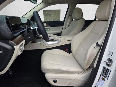 2026 Mercedes-Benz GLS 450 - Photo 2
