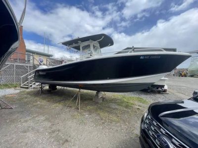 2016 Mako 284 CC — front three-quarter view