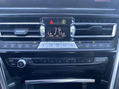 2025 BMW 8 Series — photo 17 view