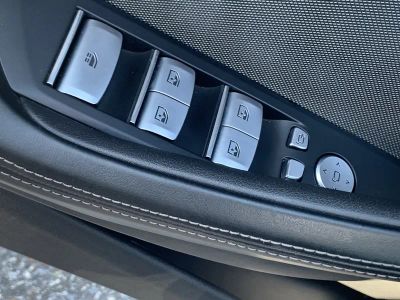 2025 BMW 8 Series — photo 11 view