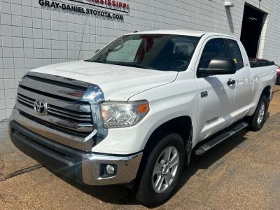 2017 Toyota Tundra - Photo 1