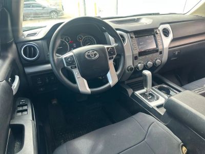 2017 Toyota Tundra - Photo 2