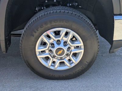 2025 Chevrolet Silverado 2500HD — photo 11 view