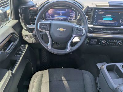2025 Chevrolet Silverado 2500HD — photo 15 view