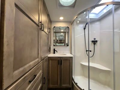 2026 Tiffin MIDAS — photo 24 view