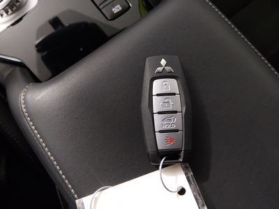 2025 Mitsubishi Outlander - Photo 15