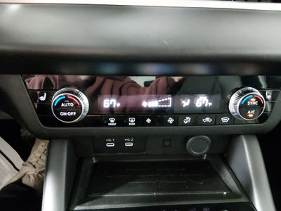 2025 Mitsubishi Outlander - Photo 19