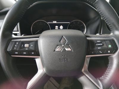 2025 Mitsubishi Outlander - Photo 12