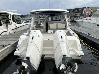 2025 Boston Whaler 380 Realm - Photo 3