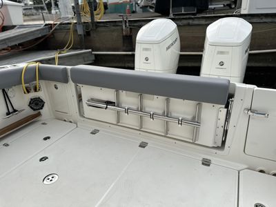 2025 Boston Whaler 380 Realm - Photo 9