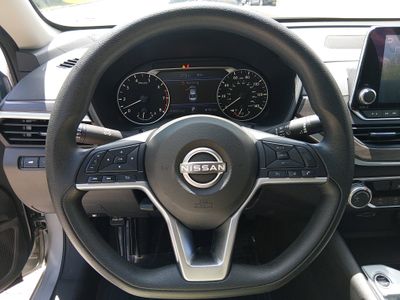 2024 Nissan Altima — photo 12 view