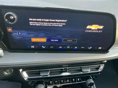 2026 Chevrolet Traverse — photo 12 view