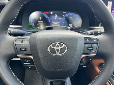2025 Toyota Crown Signia — photo 26 view