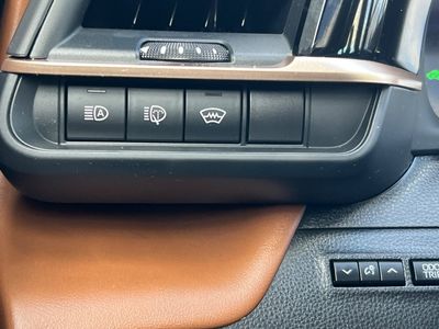2025 Toyota Crown Signia — photo 31 view