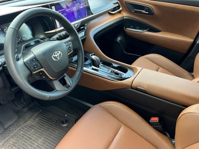 2025 Toyota Crown Signia — photo 11 view