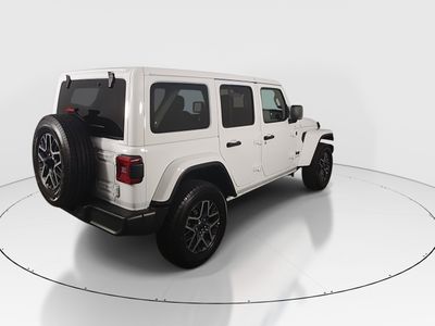2025 Jeep Wrangler — photo 7 view