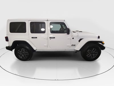 2025 Jeep Wrangler — photo 8 view