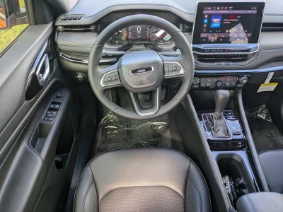 2026 Jeep Compass — photo 14 view