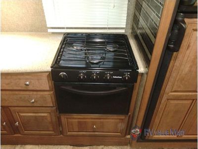 2016 Coachmen RV Freedom Express Liberty Edition - Photo 18