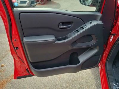 2026 Nissan Frontier — detail view
