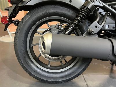 2026 Honda Rebel 300 - Photo 12