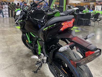 2025 Kawasaki Z650 ABS - Photo 5