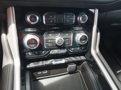2024 GMC Yukon - Photo 18