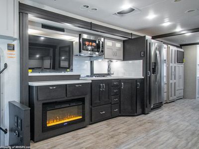 2026 Thor Motor Coach Inception - Photo 15