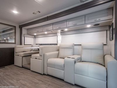 2026 Thor Motor Coach Inception - Photo 8