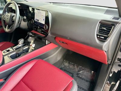2024 Lexus NX — photo 28 view