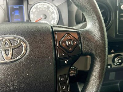 2018 Toyota Tacoma — photo 17 view